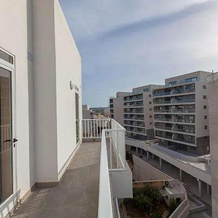 High Floor Seafront Penthouse, Opp & Wifi Ac By 360 Estates * St Paul's Bay