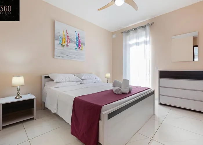 High Floor Seafront Penthouse, Opp & Wifi Ac By 360 Estates * St. Paul's Bay