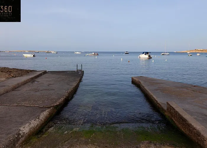 Apartment High Floor Seafront Penthouse, Opp & Wifi Ac By 360 Estates St. Paul's Bay