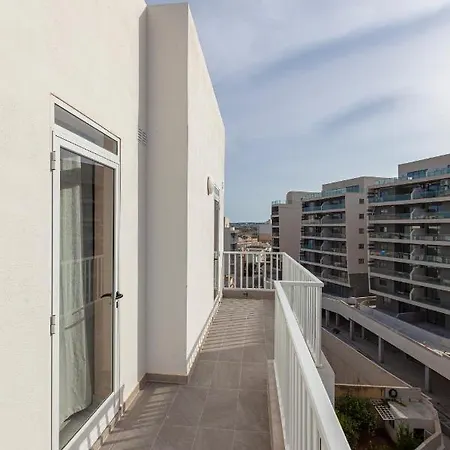 Apartment High Floor Seafront Penthouse, Opp & Wifi Ac By 360 Estates St. Paul's Bay