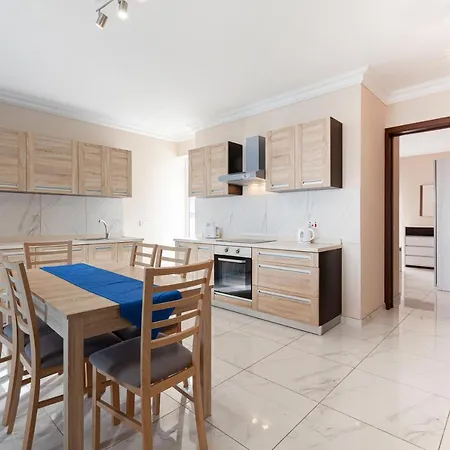 Apartman High Floor Seafront Penthouse, Opp & Wifi Ac By 360 Estates *