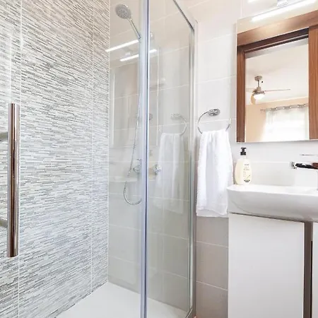 Apartman High Floor Seafront Penthouse, Opp & Wifi Ac By 360 Estates